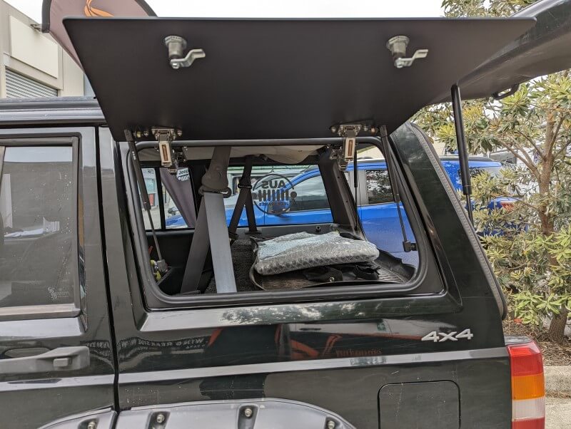 Gullwing Window – Jeep Cherokee XJ (4 door) 1984 – 2001